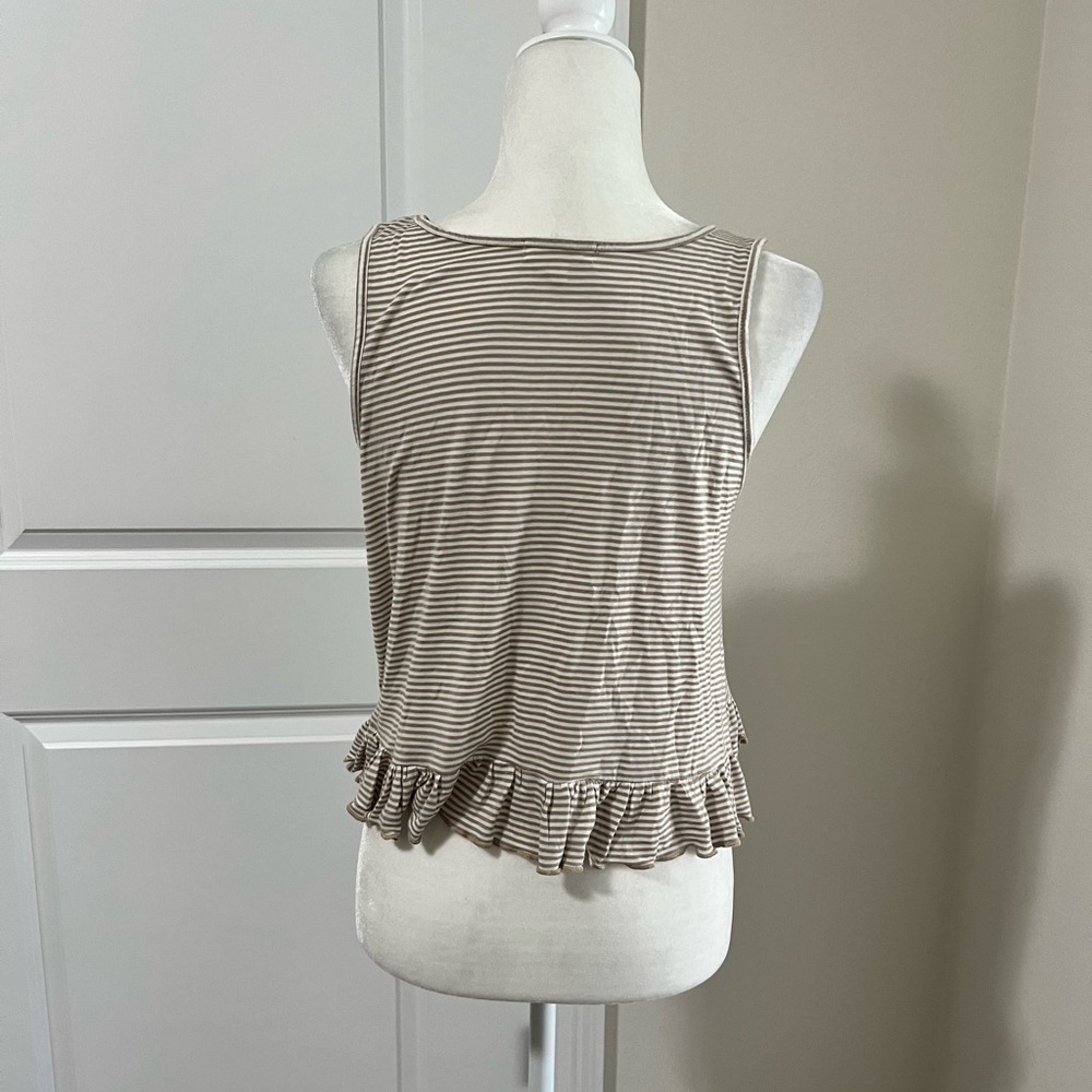 The Elizabeth Chronicles NOLA Dawlin’ Cropped Ruffle Tank - Picture 3 of 12